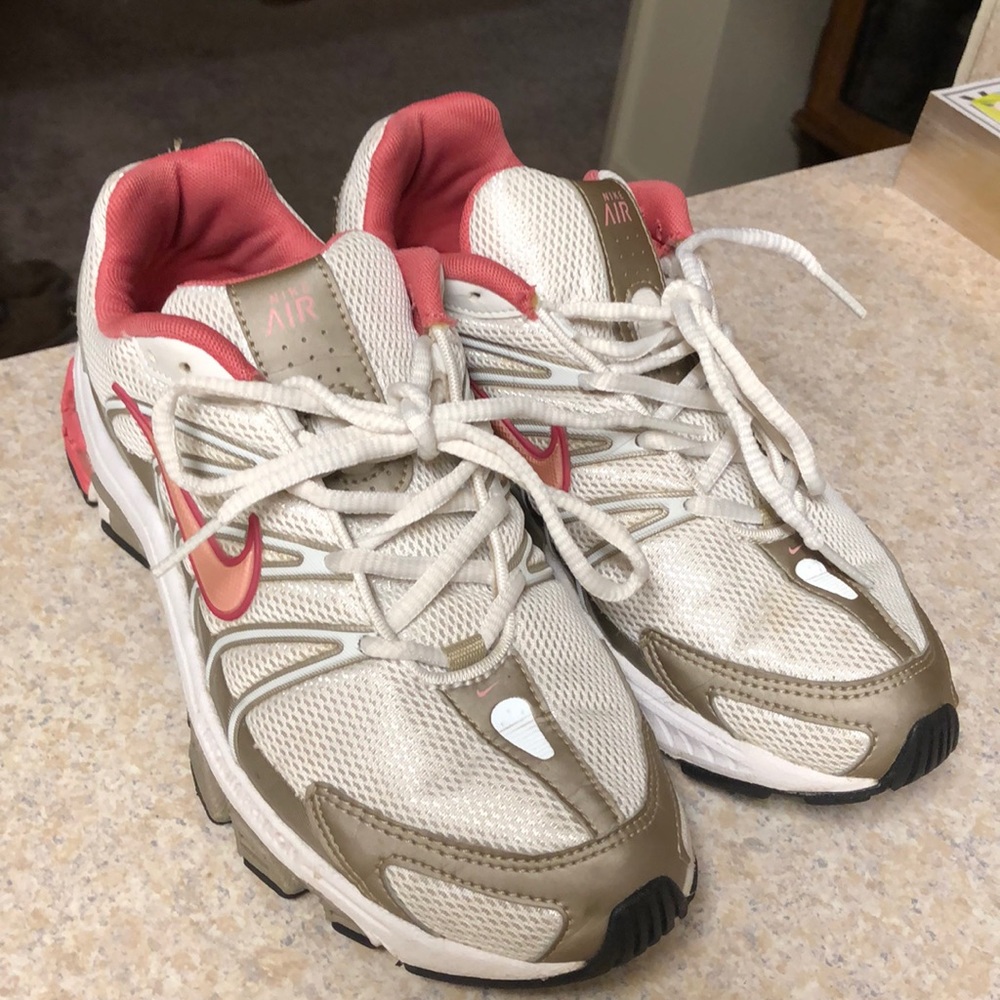 Nike Air tennis shoes